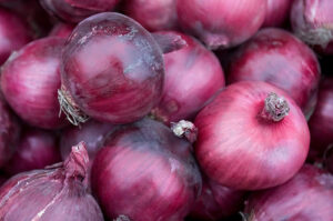 © clayirving rote Zwiebel