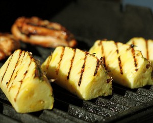 © mccun934 Gegrillte Ananas