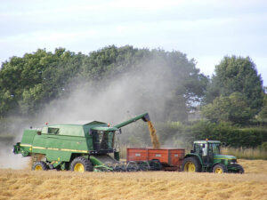 © Dave McLear Traktor bei der Ernte