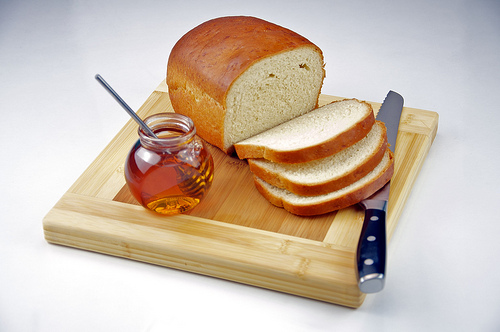 © TheCulinaryGeek Weißbrot und Honig