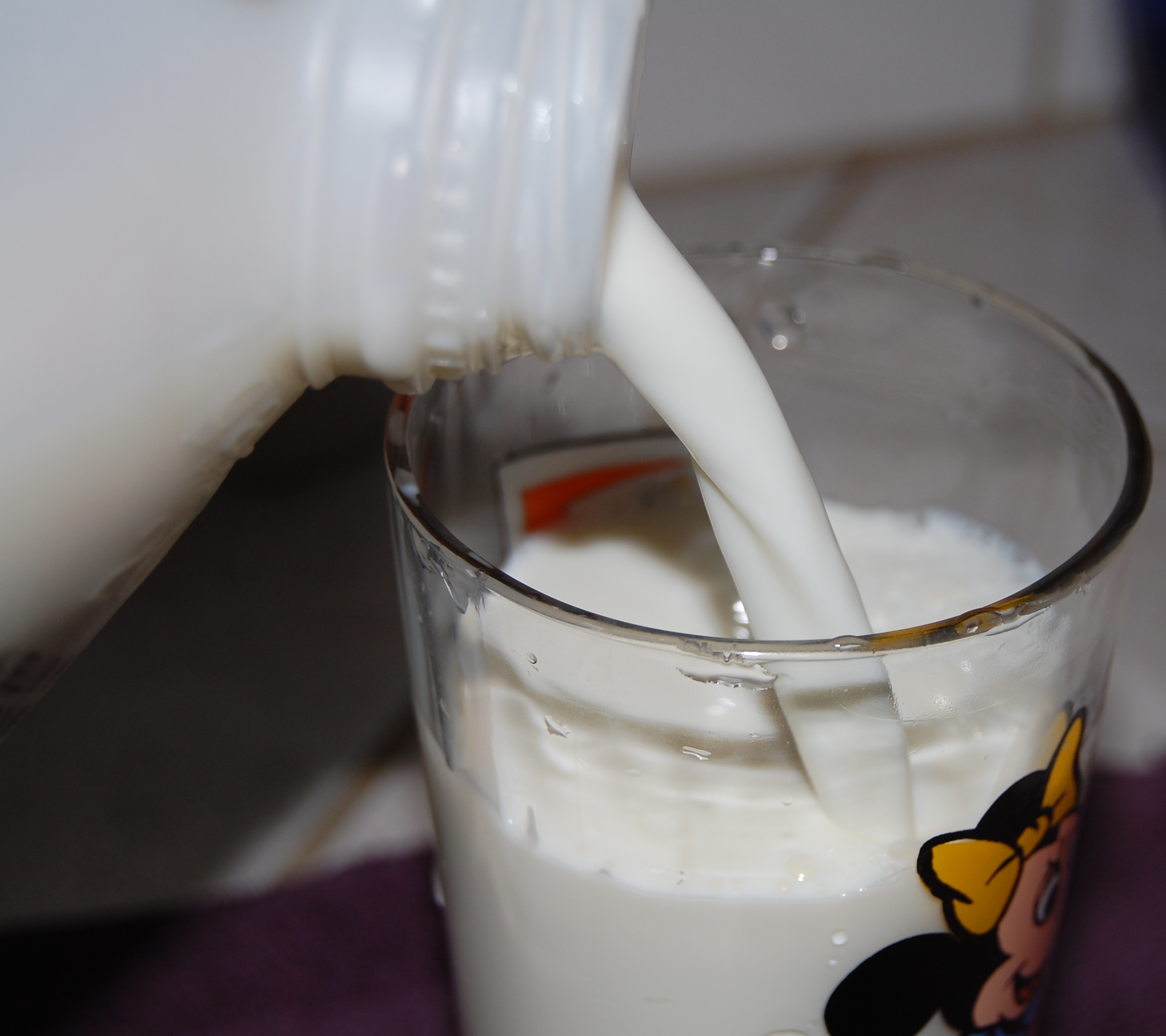 © Candie_N Kinderglas mit Milch