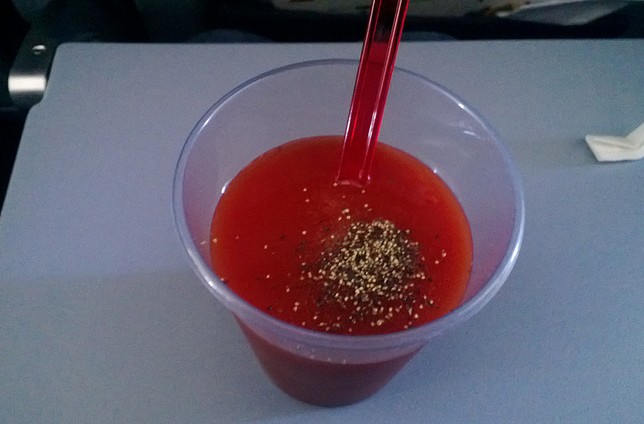 Tomatensaft mit Pfeffer