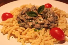 spaetzle-ohne-ei-mit-pilzsosse